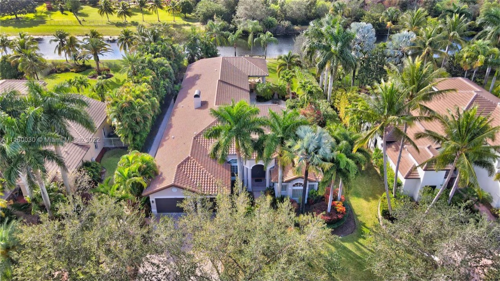 2981 W Lake Vista Cir, Davie FL — lakefront estate sold for $1,900,000